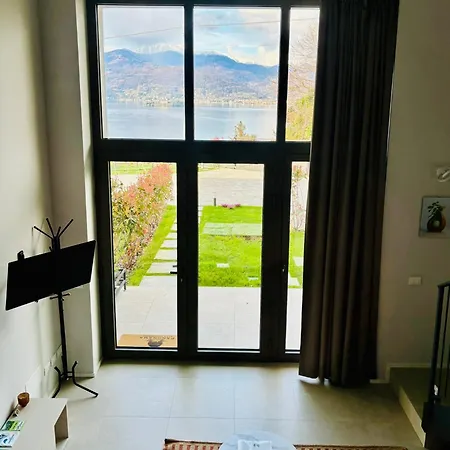 Panorama Loft Apartment Stresa